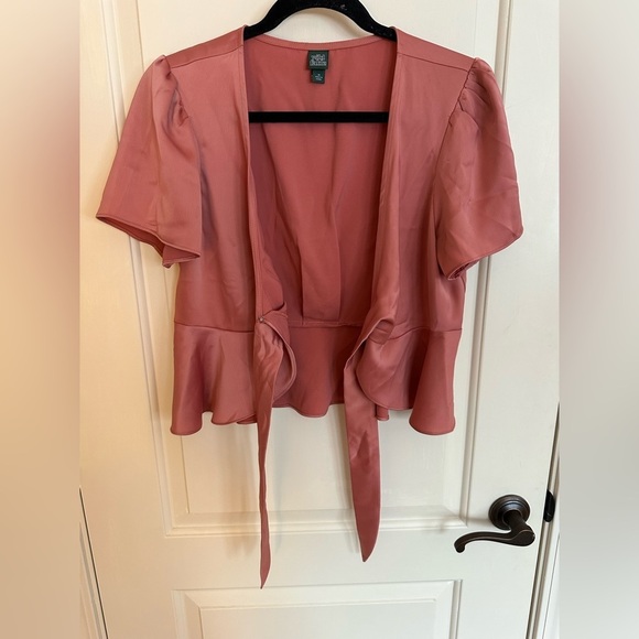 Women’s Size Medium Wild Fable Pink Tie Crop Short Sleeve Shirt - Picture 3 of 8